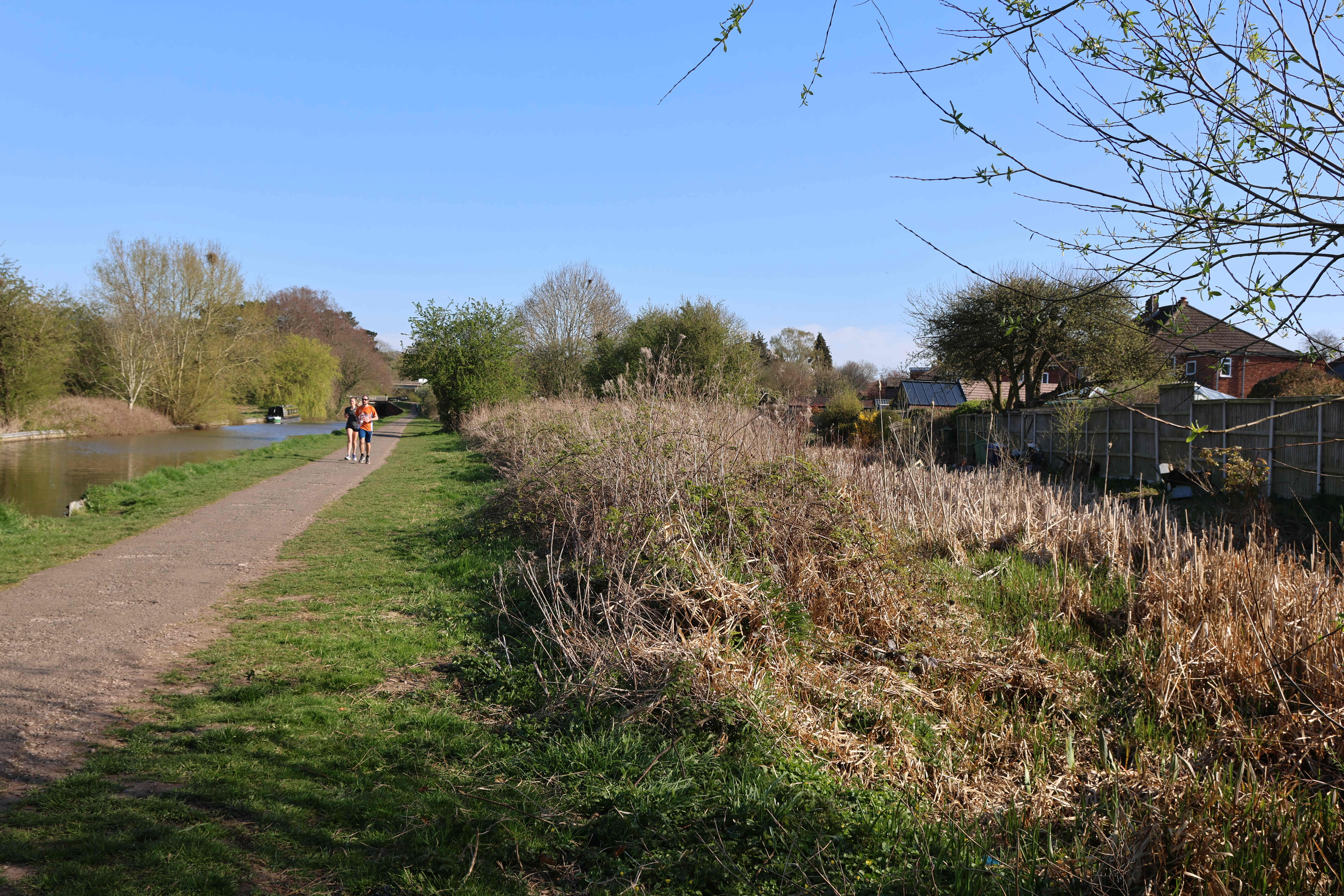 V18 Disused canal section behind Toll Bar Road