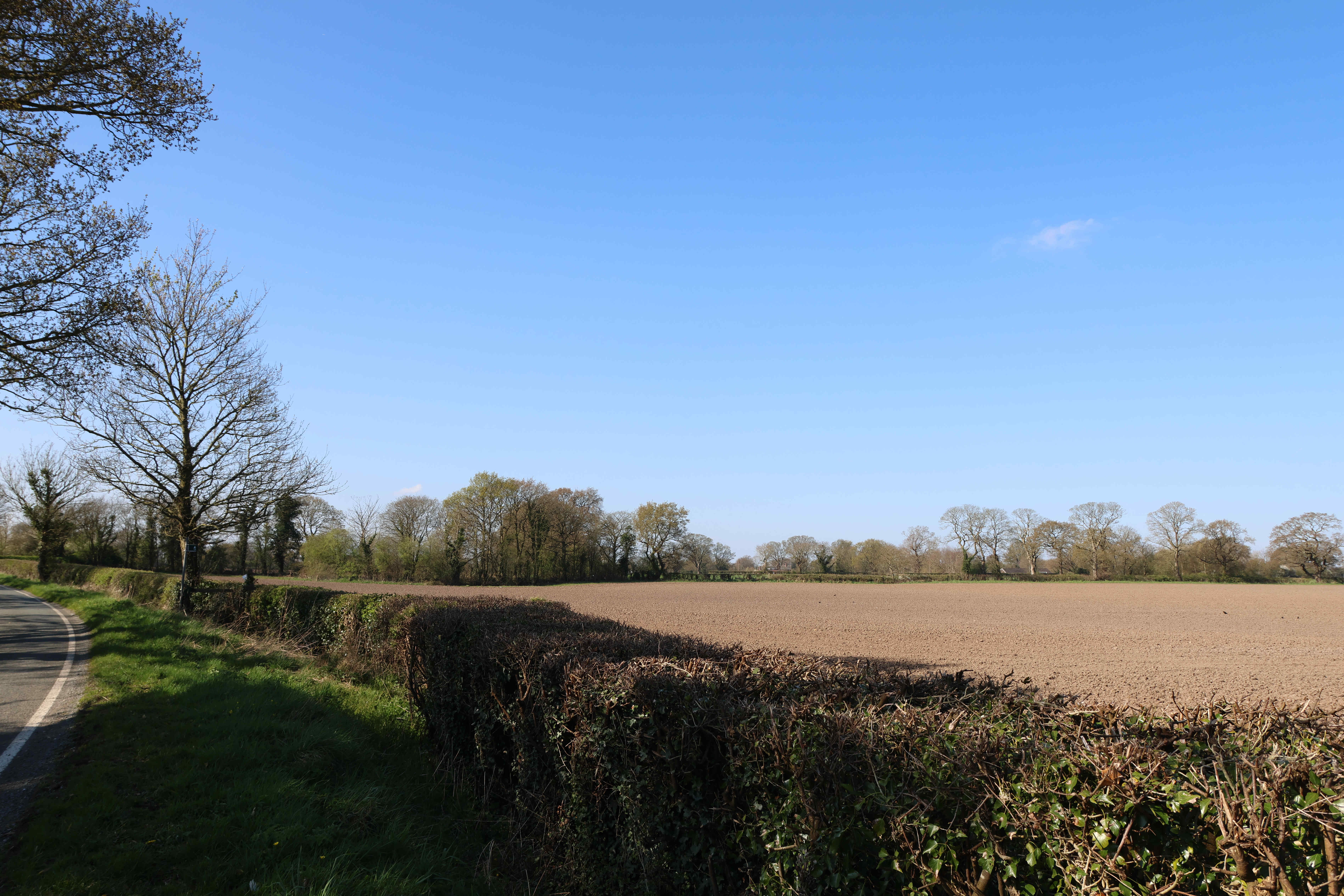 V03 looking towards Birch Heath Common from Birch Heath Farm